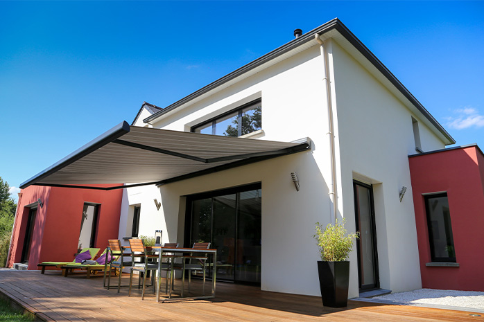La protezione dal sole per la terrazza non solo fornisce ombra, ma è anche un importante elemento di design
